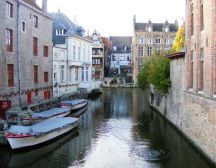 Canal, Bruges treasure hunt